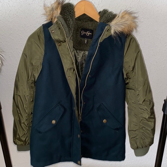 Jessica Simpson kids winter jacket. - Picture 1 of 3